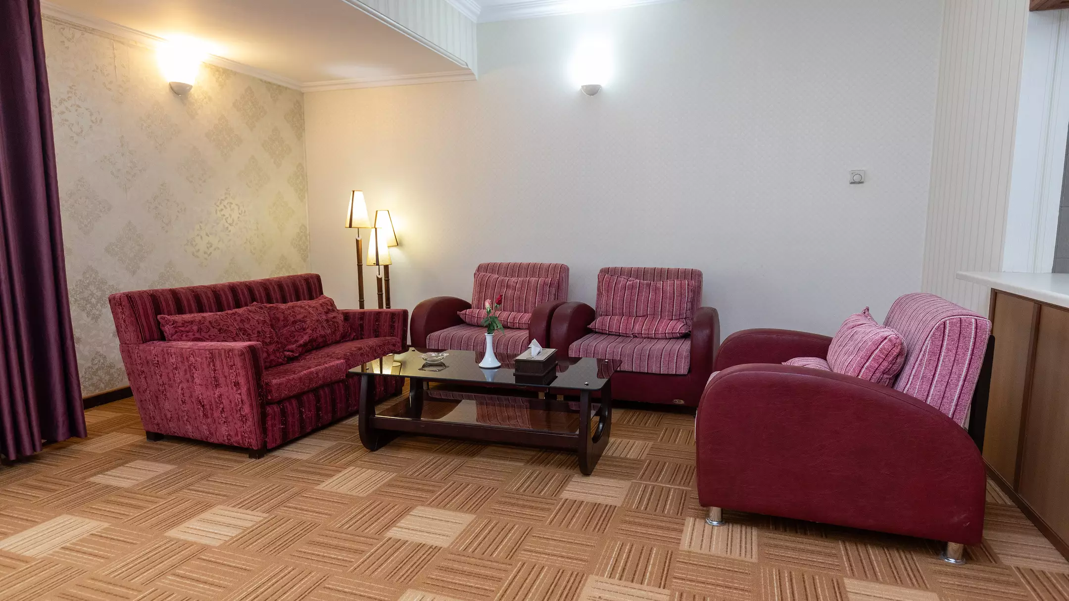 Alibaba https://cdn.alibaba.ir/ostorage/hotel-accommodation-images/674a98c17e75320ec907f211_هتل جهانگردی - سوئیت بک خوابه دوتخته دبل (1).webp